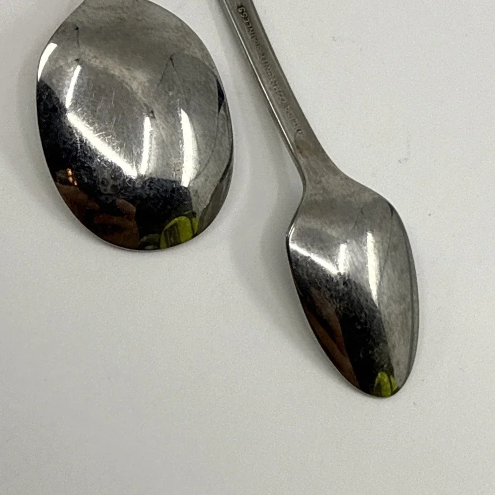 2‎ Oneida Community Stainless Baby Bunny Rabbit Spoon 4